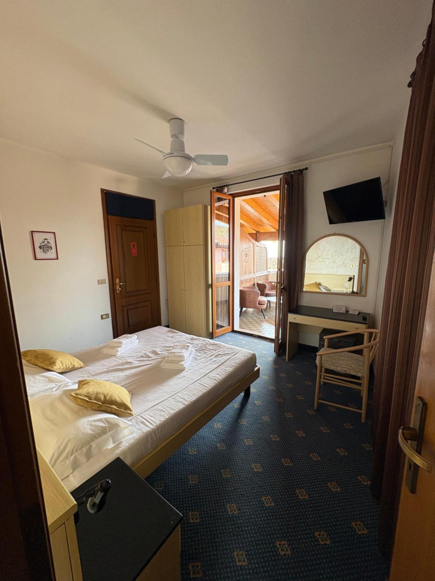 Garni Hotel Tignale Luaran gambar
