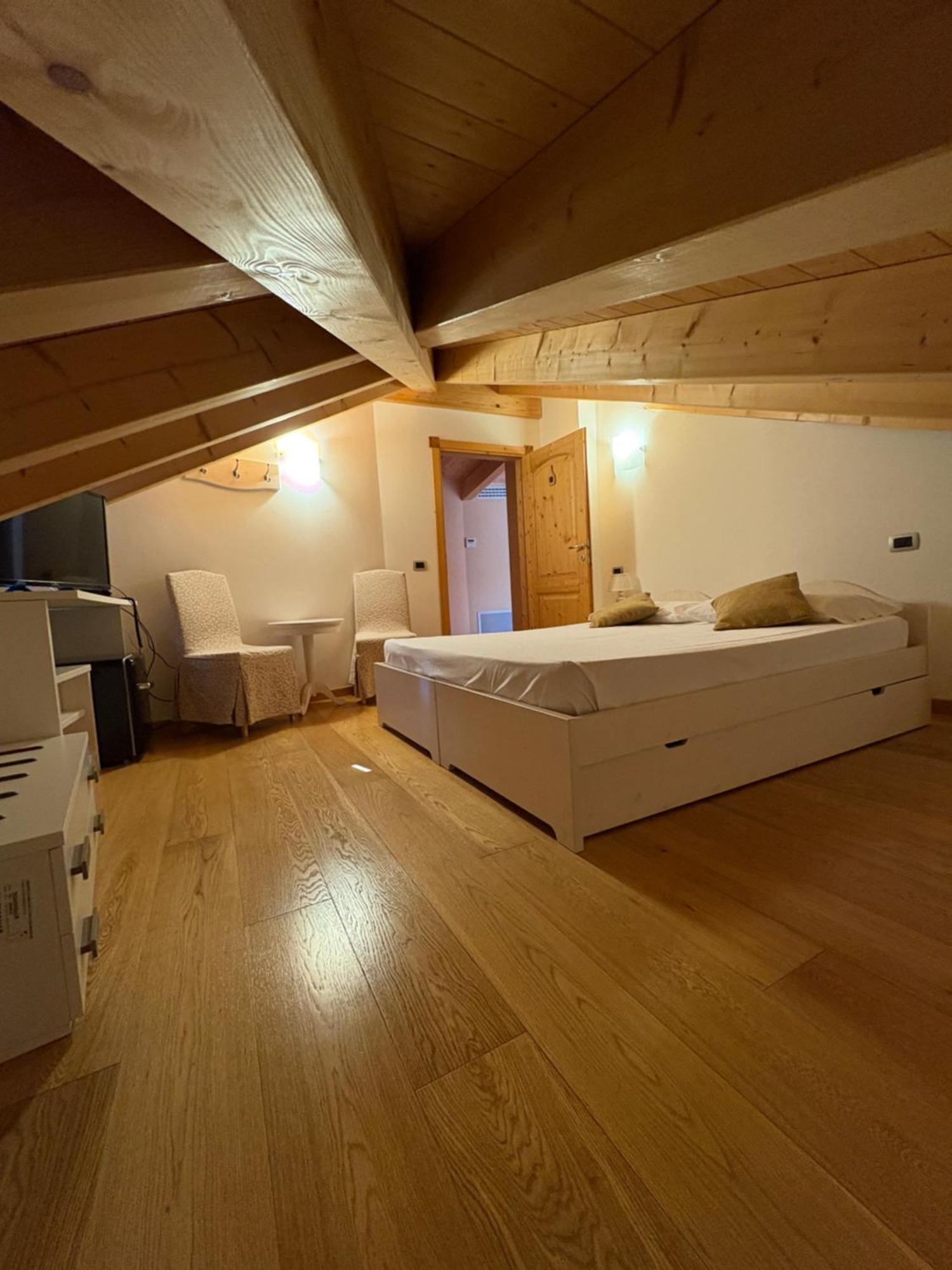 Garni Hotel Tignale Luaran gambar