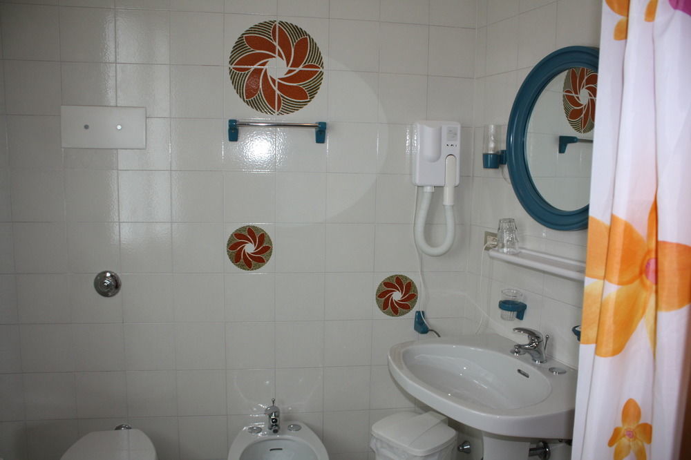 Garni Hotel Tignale Luaran gambar