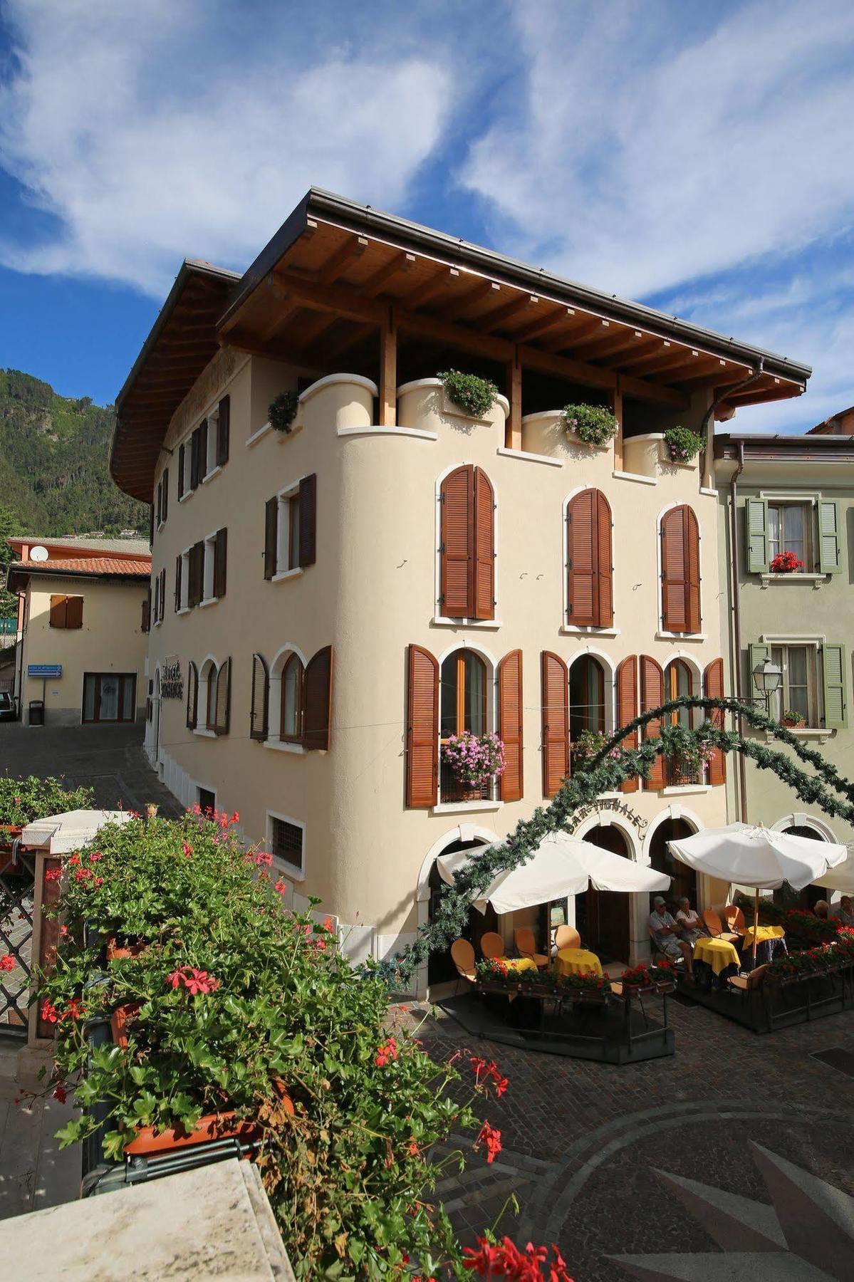 Garni Hotel Tignale Luaran gambar