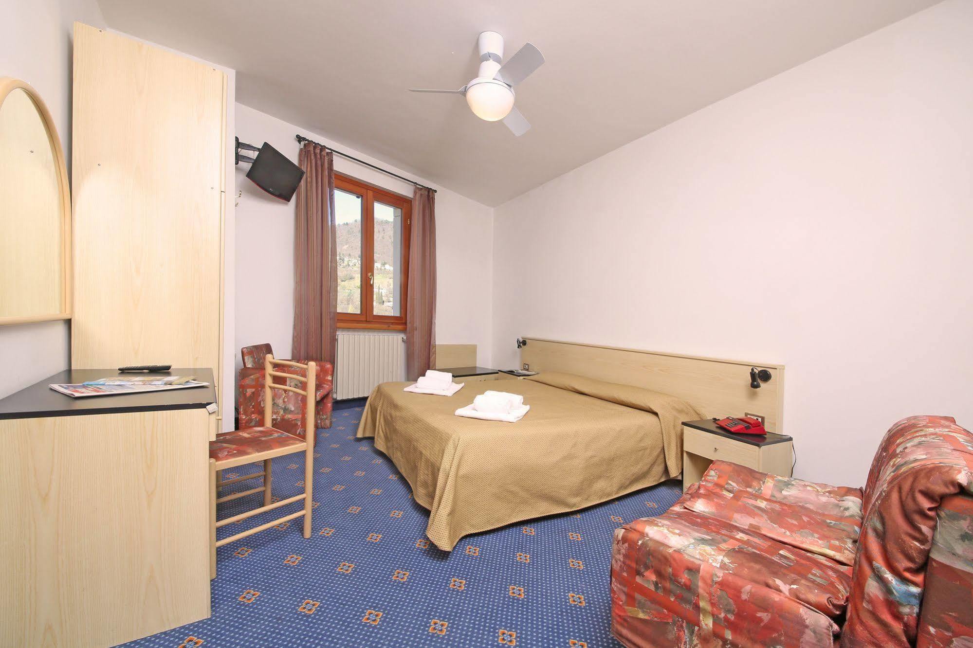 Garni Hotel Tignale Luaran gambar