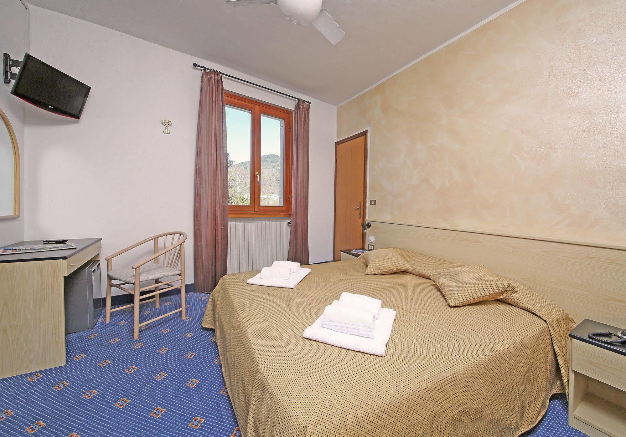 Garni Hotel Tignale Luaran gambar